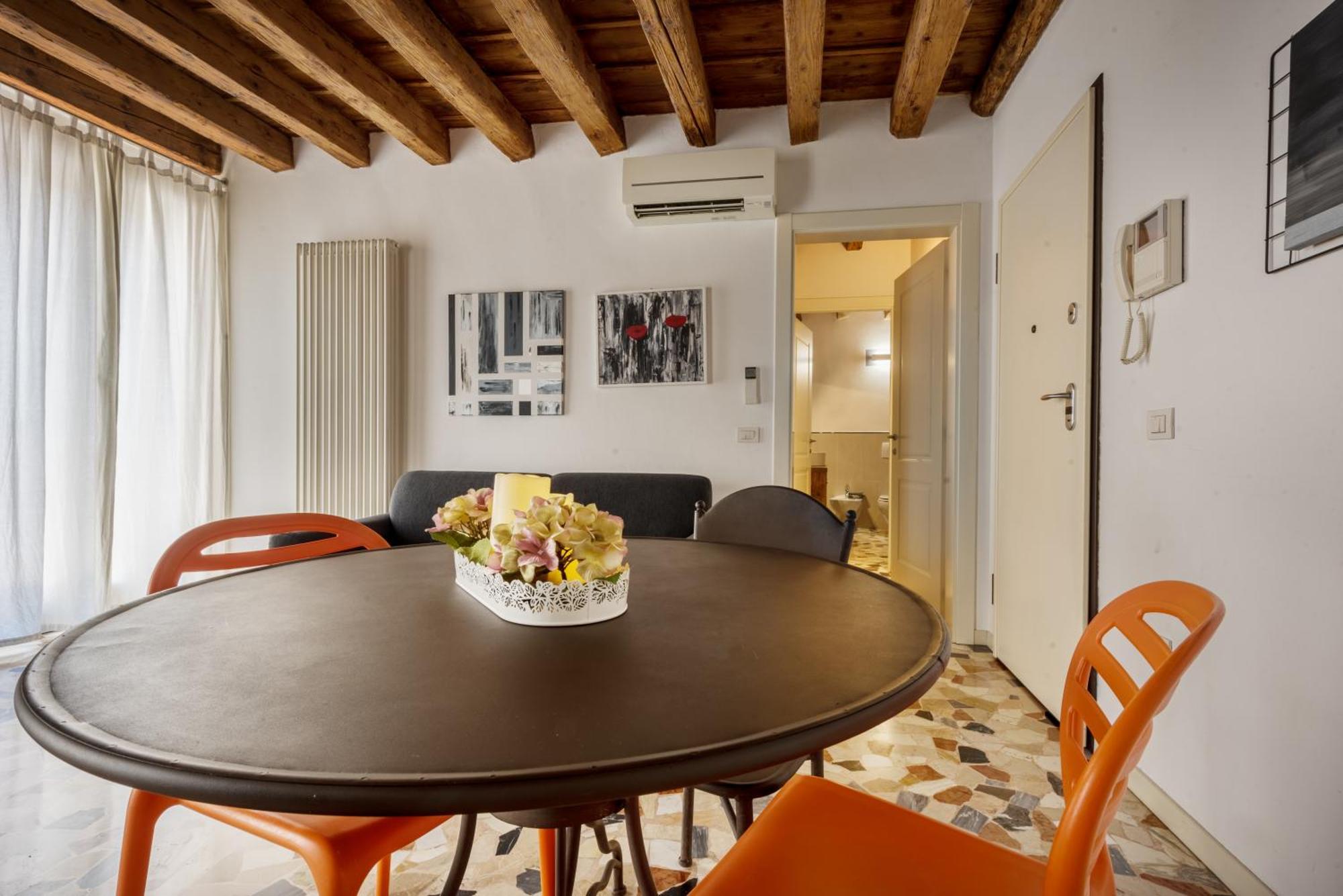 Lovely Apartment In Віченца Екстер'єр фото